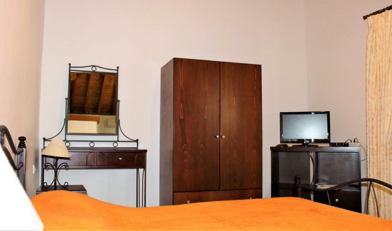 Nadia Apartments 미팀나 외부 사진